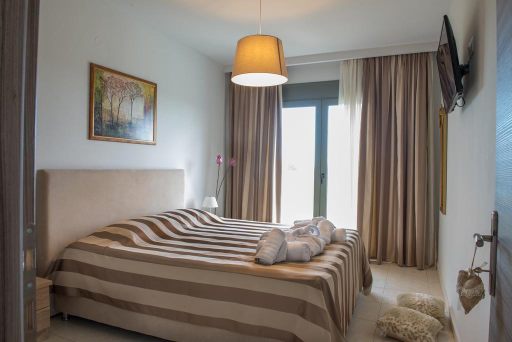 Iris Home Paralia Katerinis Bagian luar foto